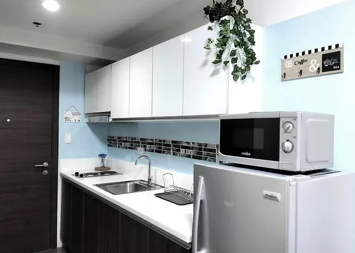 New Makati 1br View Above Air Mall 50-inch Smart Tv * Manila