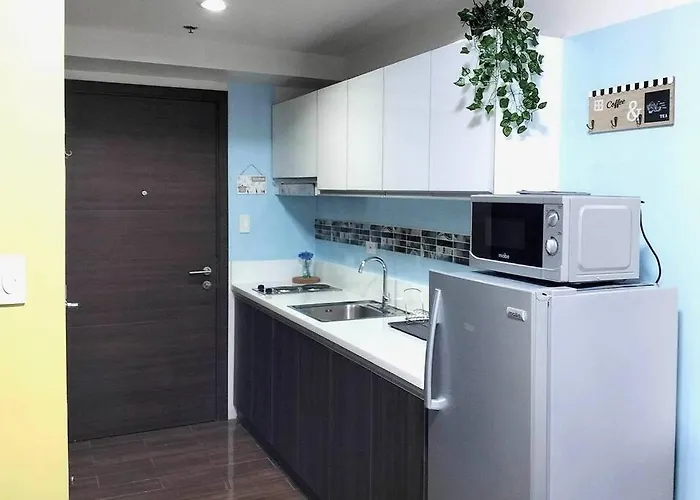 New Makati 1br View Above Air Mall 50-inch Smart Tv Apartment *