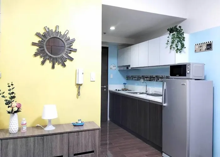 New Makati 1br View Above Air Mall 50-inch Smart Tv *