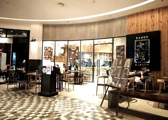 New Makati 1br View Above Air Mall 50-inch Smart Tv Manila