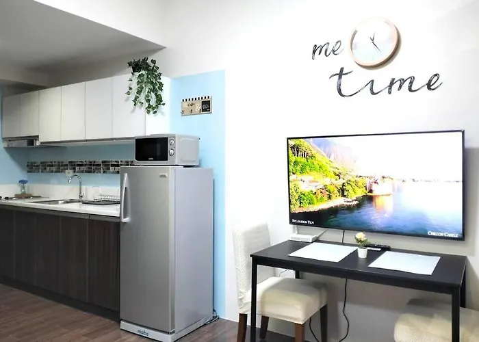 Apartment New Makati 1br View Above Air Mall 50-inch Smart Tv