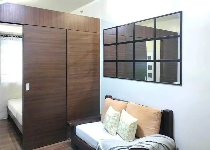 Apartment New Makati 1br View Above Air Mall 50-inch Smart Tv Manila