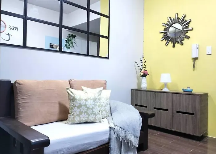 New Makati 1br View Above Air Mall 50-inch Smart Tv *