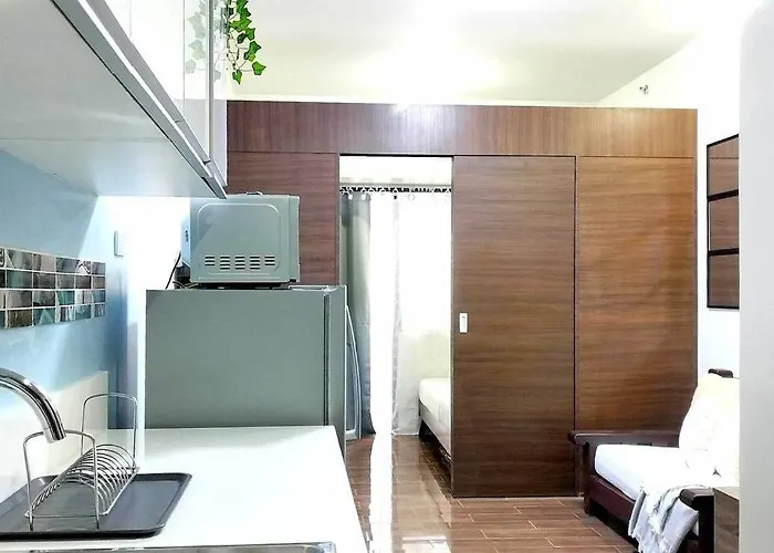 New Makati 1br View Above Air Mall 50-inch Smart Tv Apartment