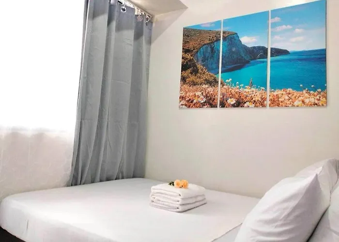 Apartment New Makati 1br View Above Air Mall 50-inch Smart Tv *