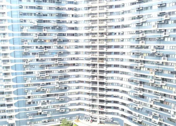 New Makati 1br View Above Air Mall 50-inch Smart Tv *