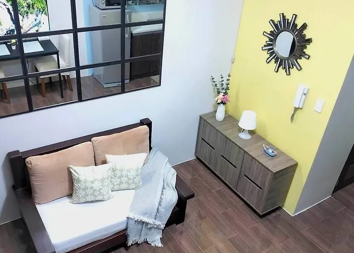 New Makati 1br View Above Air Mall 50-inch Smart Tv Apartment Manila
