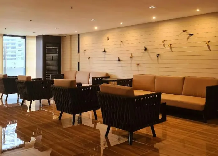 New Makati 1br View Above Air Mall 50-inch Smart Tv Manila