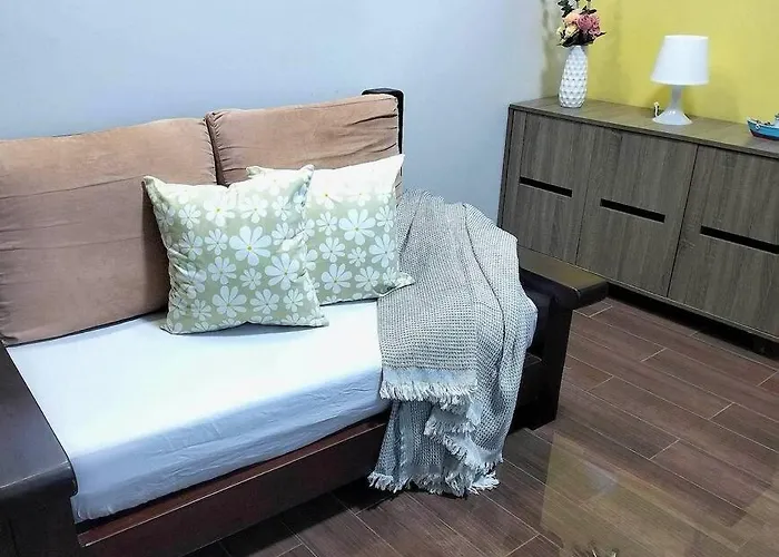 Apartment New Makati 1br View Above Air Mall 50-inch Smart Tv *