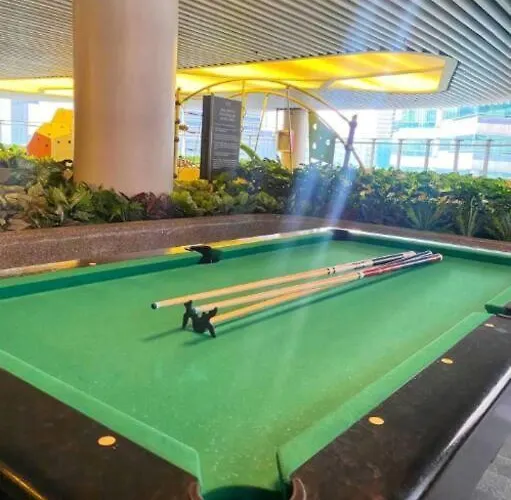New Makati 1br View Above Air Mall 50-inch Smart Tv Apartment *