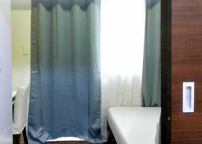 Apartment New Makati 1br View Above Air Mall 50-inch Smart Tv *