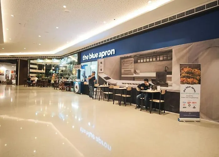 New Makati 1br View Above Air Mall 50-inch Smart Tv Apartment Manila