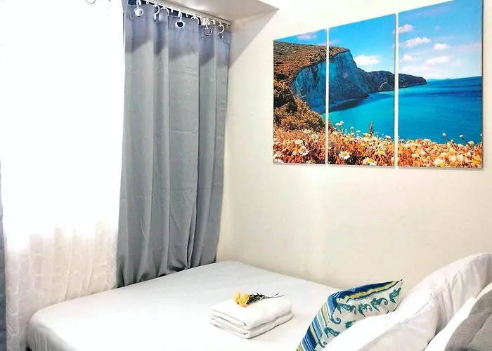 Apartment New Makati 1br View Above Air Mall 50-inch Smart Tv Manila