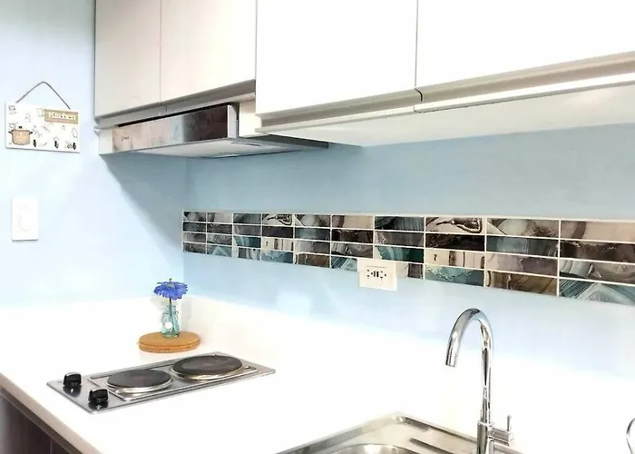 New Makati 1br View Above Air Mall 50-inch Smart Tv
